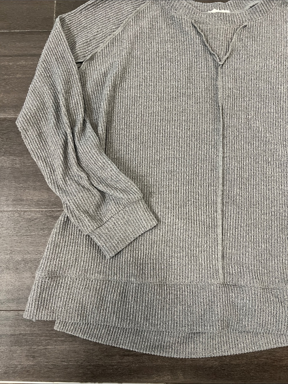 Relaxed Ribbed Long-Sleeve Crewneck Shirt - Gray - Picture 3 of 7